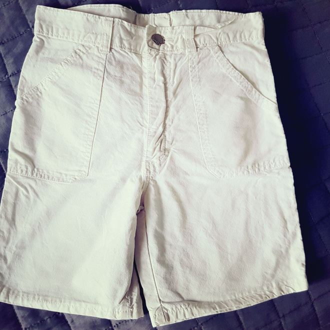 Valkoiset lasten shortsit koko 143