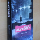 Karin Alvtegen : Syyllisyys ( SAPO 1.p. 2006 ) - pikkukuva 1
