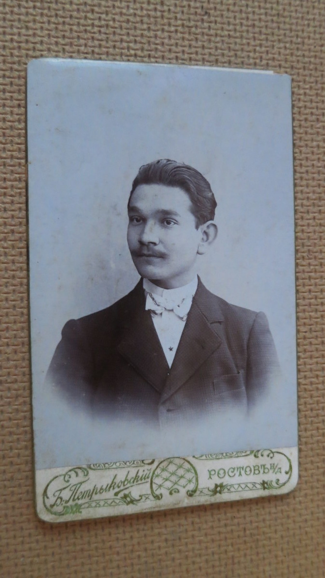 Pieni vintage pahvivalokuva