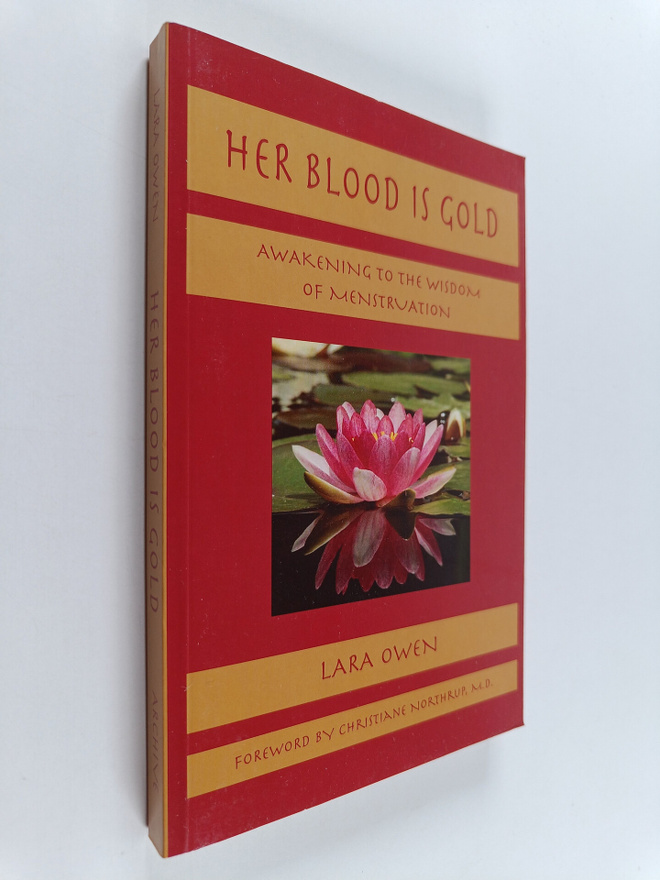 Lara Owen : Her Blood Is Gold