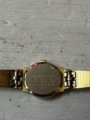 myydään naisten vintage kello