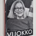 Jutta Ylä-Mononen : Vuokko : muotoilija Vuokko Nurmesniem... - pikkukuva 1