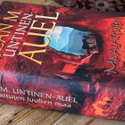 MAALATTUJEN LUOLIEN MAA, JEAN M. UNTINEN- AUEL - pikkukuva 3