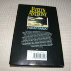 Evelyn Anthony Pahan varjo -sid - pikkukuva 2