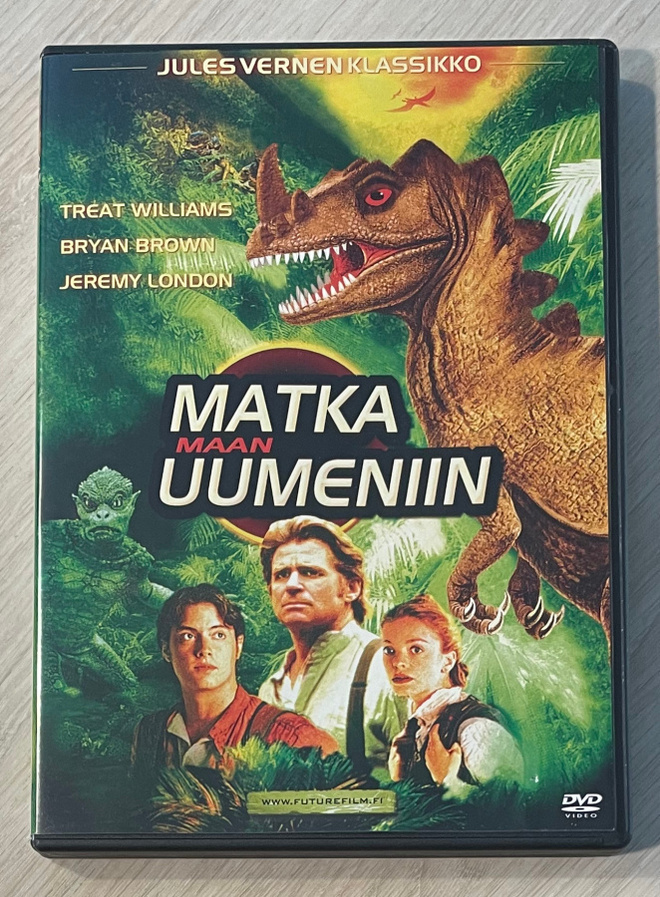 Jules Vernen MATKA MAAN UUMENIIN (1999) Treat Williams
