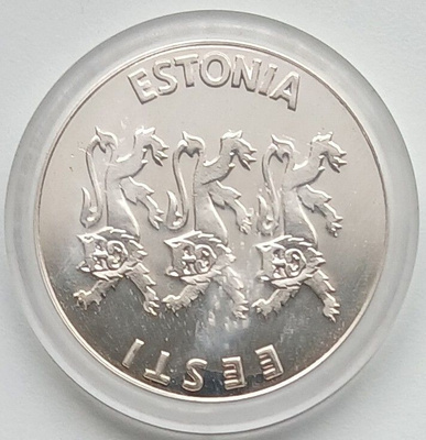 Viron 100 Kroonin hopearaha vuodelta 1992.