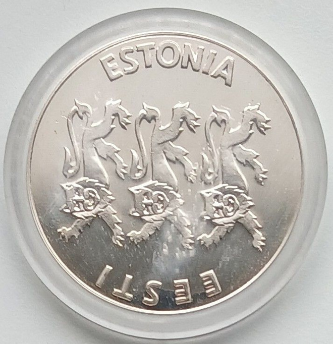 Viron 100 Kroonin hopearaha vuodelta 1992.