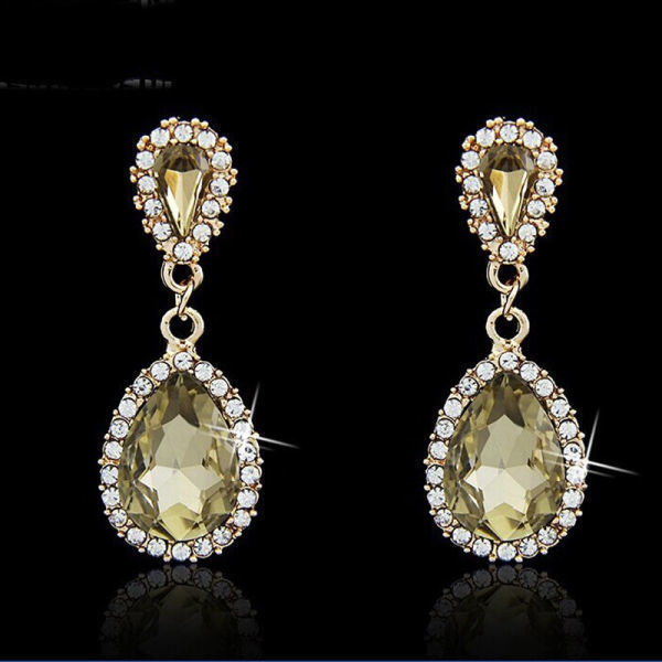 + 403 .. Fashion Women Elegant Crystal .. Korvakorut