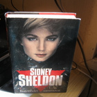 Sidney Sheldon: Kun tähdet sammuvat - pikkukuva 1