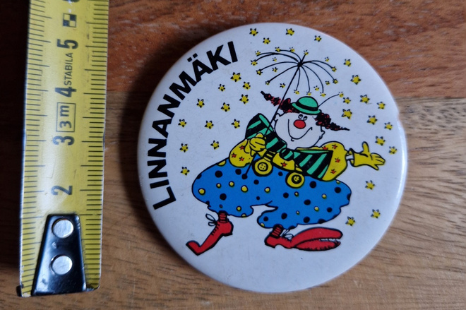 Linnanmäki vintage rintamerkki