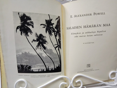 Salaisen hämärän maa - E. Alexander Powell  1.p (sid.)