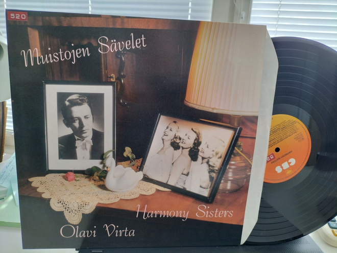 OLAVI VIRTA & HARMONY SISTERS, Muistojen sävelet, LP -84