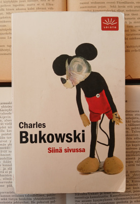 Charles Bukowski - Siinä sivussa (pokkari)