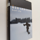 Åsa Larsson : Svart stig : spänningsroman - pikkukuva 1