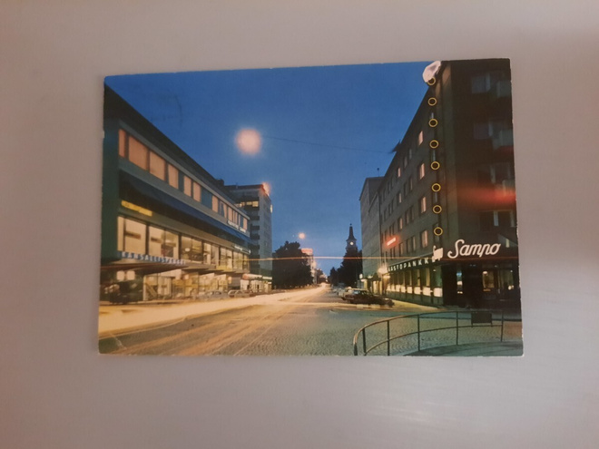 PK Oulu Kirkkokatu yöllä k-72