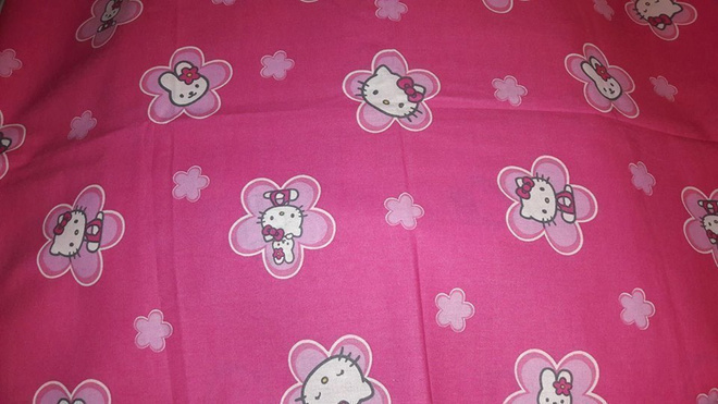 Verhokappa : pinkki Hello Kitty kappa 49x270cm