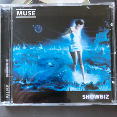 Muse: Showbiz. 1999.