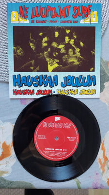 7" Ne Luupojat Surf: Hauskaa joulua / Se joulu oli pitempi k