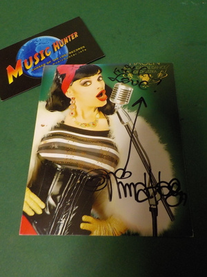 NINA HAGEN NIMIKIRJOITUS PROMOKORTISSA