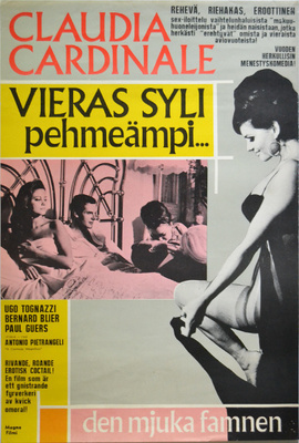 Elokuvajuliste: Vieras syli pehmeämpi... (Claudia Cardinale)