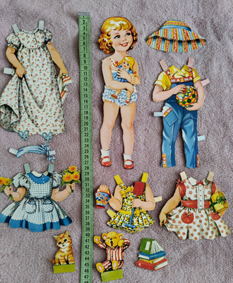 Paperinukke tyttö 1950-60-luku