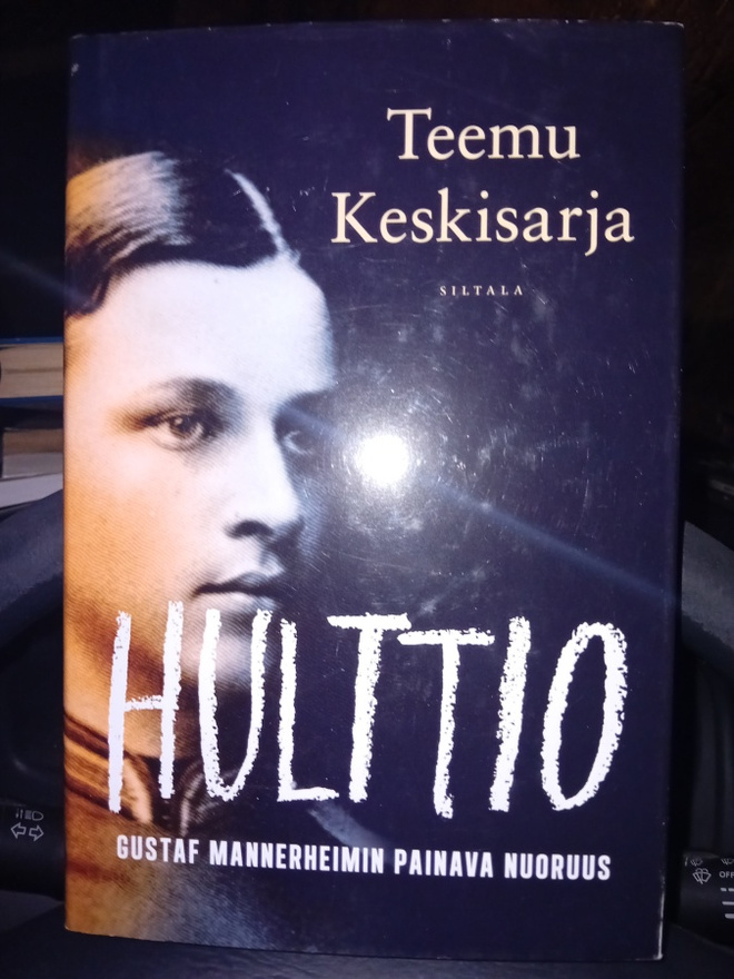 Teemu Keskisarja : Hulttio ( SIS POSTIKULU  ) SIGNED