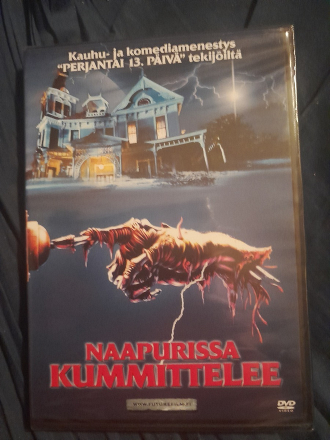 Naapurissa kummittelee dvd