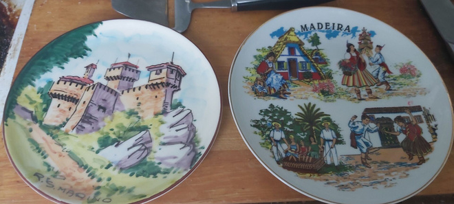 Matkamuistolautaset San Marino ja Madeira, jos unohdit ostaa