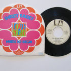 Shirley Bassey – Love Story / For The Love Of Him 7" sinkku - pikkukuva 2