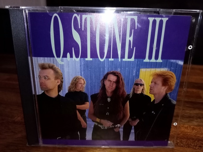 CD Q. STONE III ( SIS POSTIKULU)