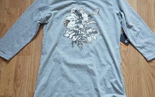 Uusi Icepeak paita naiselle koko XS