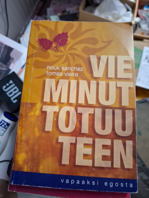 Nouk Sanchez, Tomas vieira Vie minut totuuteen