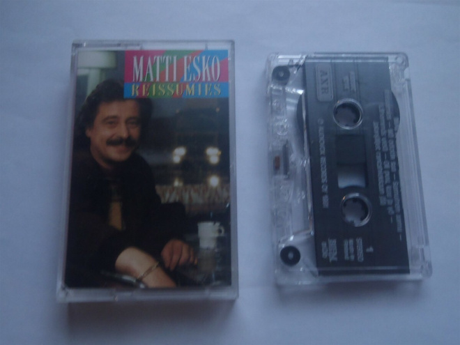 MATTI ESKO - REISSUMIES c-kasetti ( Hyvä kunto )