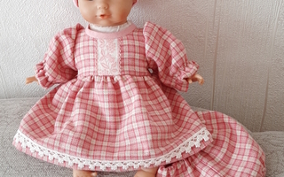 ***Mekkoasuja noin 30 cm pituiselle nukelle