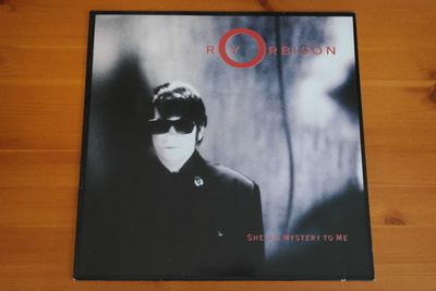 Roy Orbison:She's A Mystery To Me.12" Maxi-single.Hyvä!