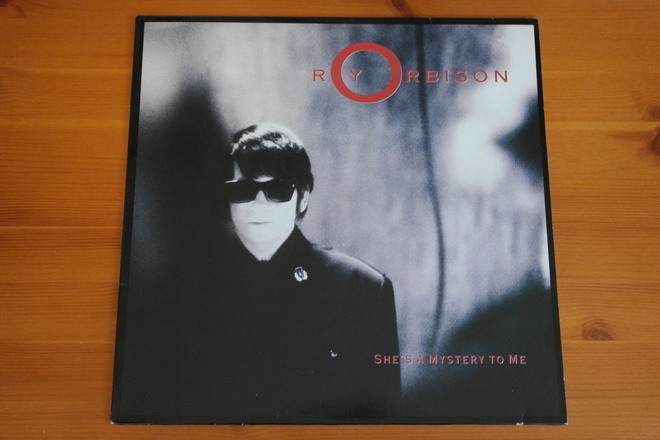 Roy Orbison:She's A Mystery To Me.12" Maxi-single.Hyvä!