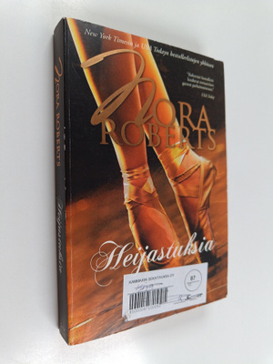 Nora Roberts : Heijastuksia