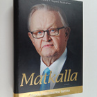 Tapani Ruokanen ym. : Matkalla : Martti Ahtisaaren tarina - pikkukuva 1