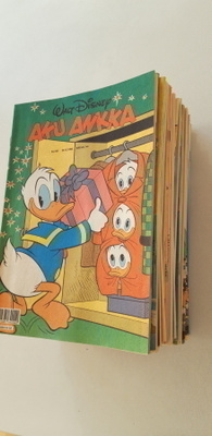 Aku Ankka vuosikerta 1992, lomalukemista
