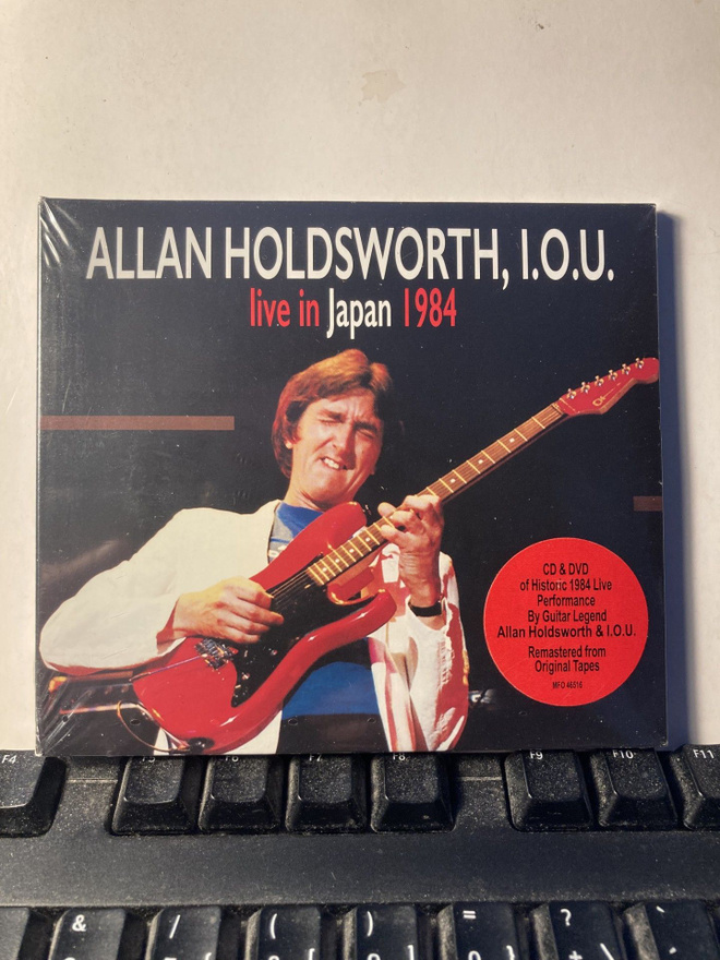 ALLAN HOLDSWORTH: Live In Japan 1984, CD + DVD, muoveissa