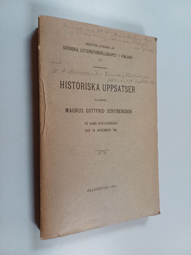 Historiska uppsatser
