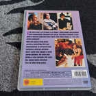 Kaksi tyttöä ja poikaystävä DVD - pikkukuva 3