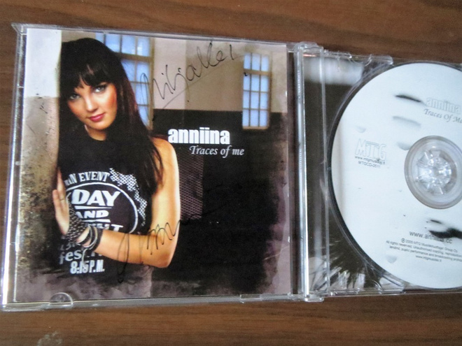 Anniina: Traces of Me CD signeerattu