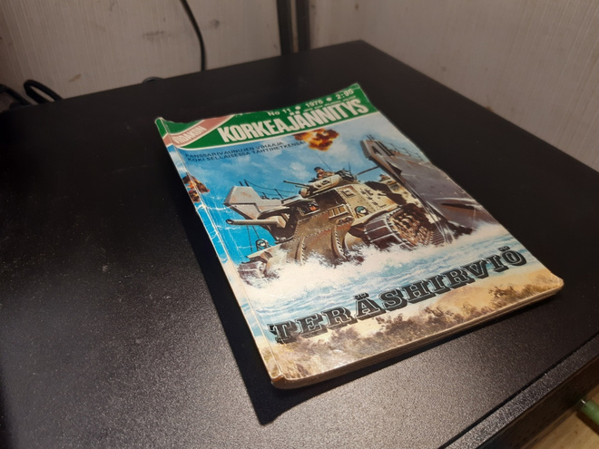 Viidakon Korkeajännitys 11/1976 Teräshirviö