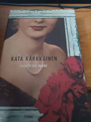 Kata Kärkkäinen Kahdeksas huone