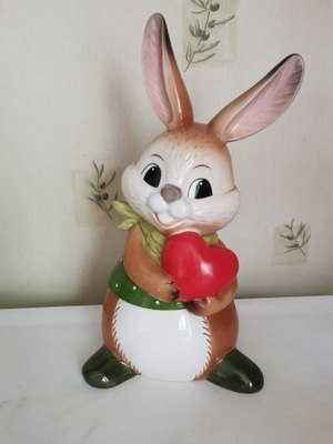 Goebel PÄÄSIÄISPUPU, iso rasia, posliinia