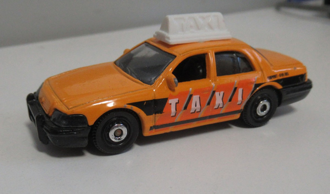 Ford Crown Victoria 2006 Matchbox pienoismalli 1:71 TAXI
