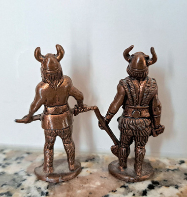 Kinder metalli figuurit 2kpl
