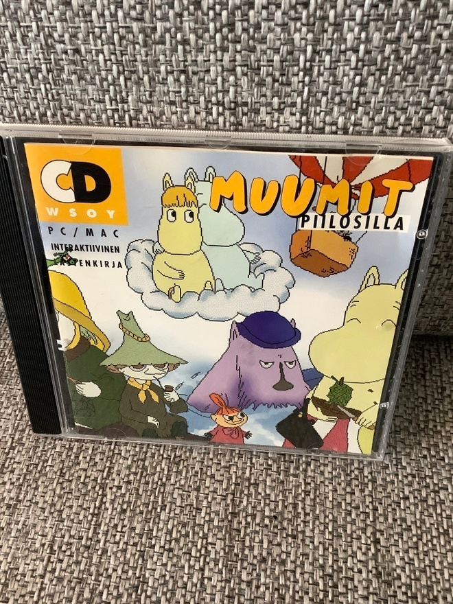 MUUMIT PIILOSILLA INTERAKTIIVINEN LASTENKIRJA  PC/MAC (1995)