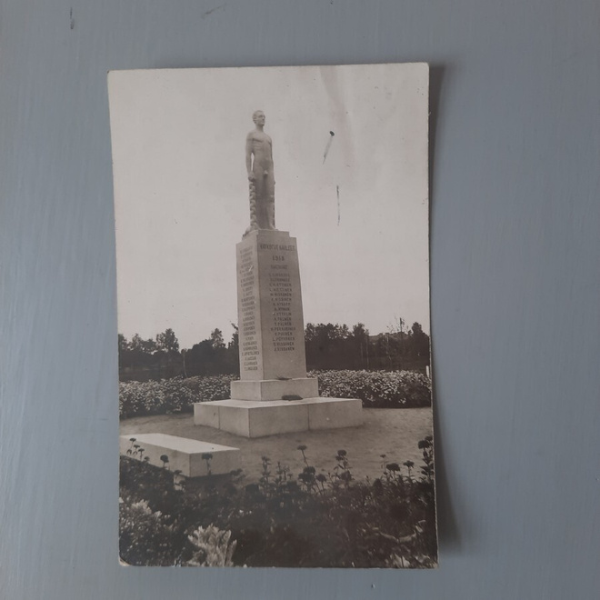 PK Kuopio Sankaripatsas 1918 k-(192?)
